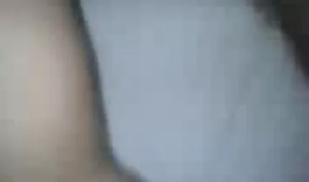 مندی موسی در تلگرام سکسی فارسی شلوار مشکی مرد را روی مبل تنگ می کند