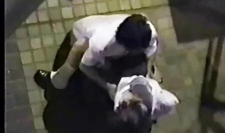 زیبایی لاغر در خانه روی مبل دانلود فیلم سکسی زیرنویس فارسی رابطه جنسی دارد