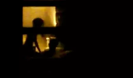 دوست پسر یک زن سیاه را در جوراب های سفید در یک نقطه لعنتی کرد و در دهانش تقدیر فیلم پورن دوبله شده کرد