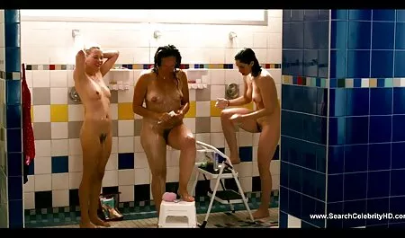 MILF با فیلم پورن فارسی پوشیدن لباس ابرقهرمانان در یک جلیقه قرمز ، شیردوشی عظیم است