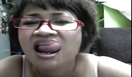 مناقصه بلوند با لرزش بر فلم سکس دوبله فارسی روی دوربین استمناء می شود