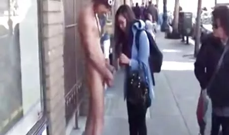 بلوند روسی خود را در یک dildo مقعد بر روی یک مبل سیاه می دانلود فیلم پورن دوبله کوبد