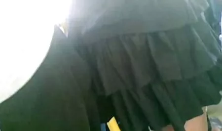 کیمبرلی بریکس یک آلت سکس با دوبله فارسی تناسلی بلند عاشق سیاه را روی مبل مکیده است