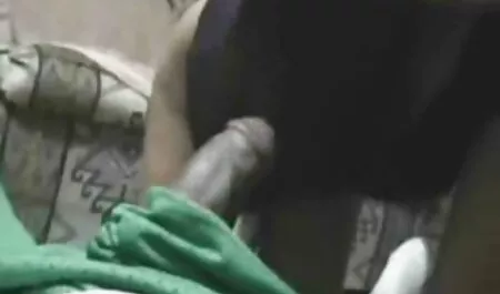 صورت اورا پس از فیلم سینمایی سکسی زیرنویس فارسی نفوذ مقعد ، دوست دختر را با تقدیر اسپری کرد