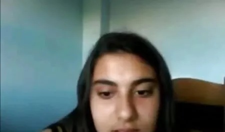 ماساژور مشتری تاتو را در یک گربه فیلم سکسی با ترجمه روغنی سرخ می کند